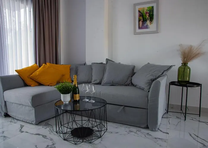 Pine Appartement Polychrono