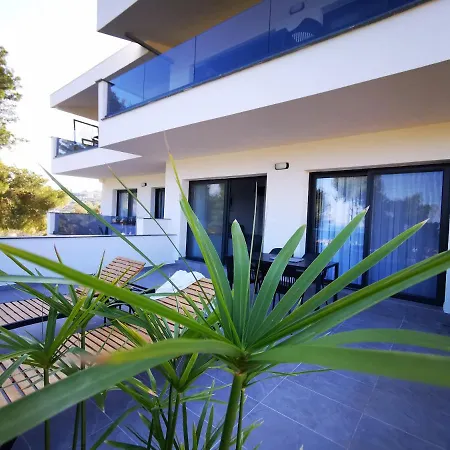 Apartman Pine Políhrono