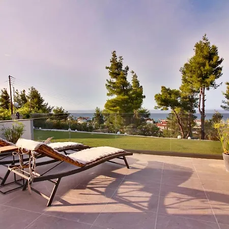 Pine Apartment *