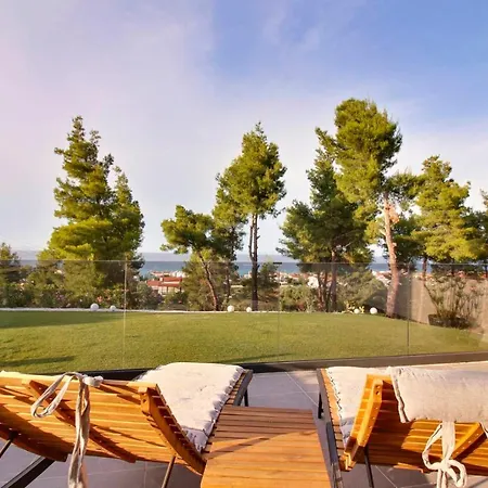 Apartment Pine Polychrono