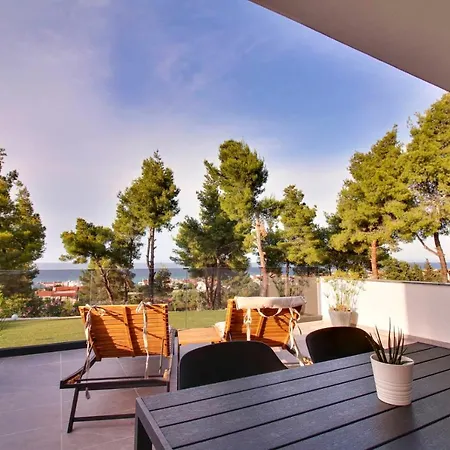Apartment Pine Polychrono