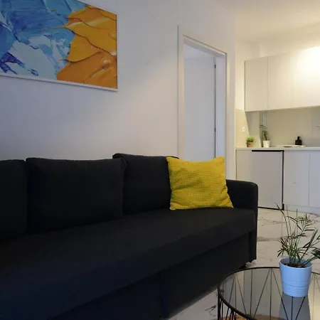 Pine Apartment